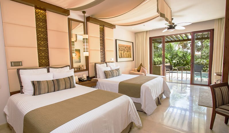 SECRETS PLAYA MUJERES - JUNIOR SUITE SWIM OUT